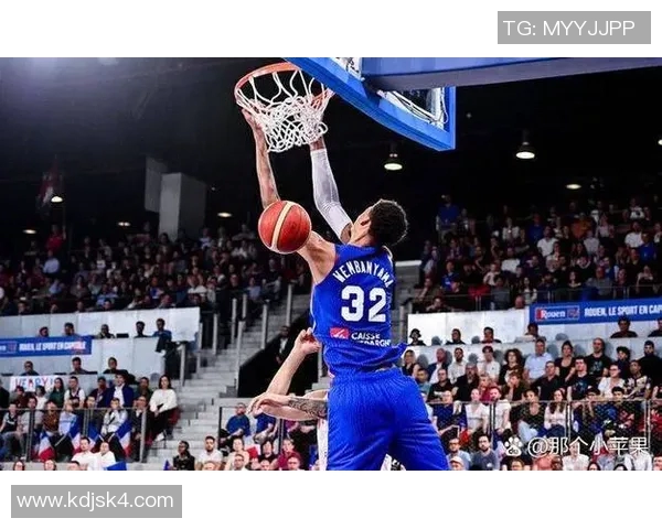 文班亚马新赛季表现惊艳场均数据超越同届新秀引发热议